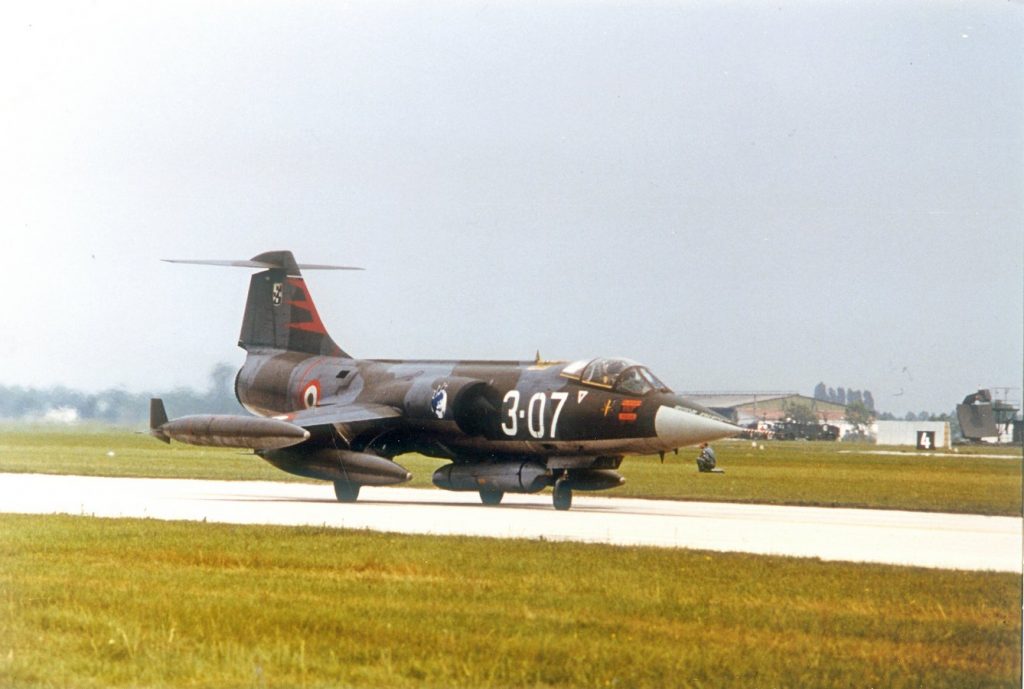 Supersonic Glider - Piloting the F-104 Starfighter In An Emergency! 13 006 2