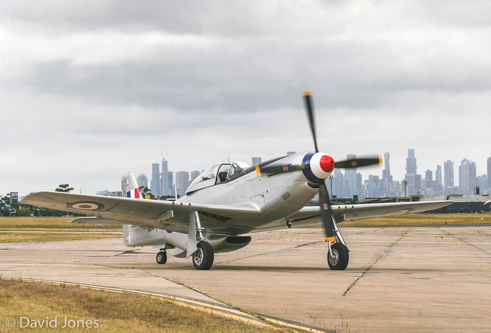 Historic Aussie Mustang Flies Again! 13 03VH BOB DavidJones 8403 60 and cropped 1
