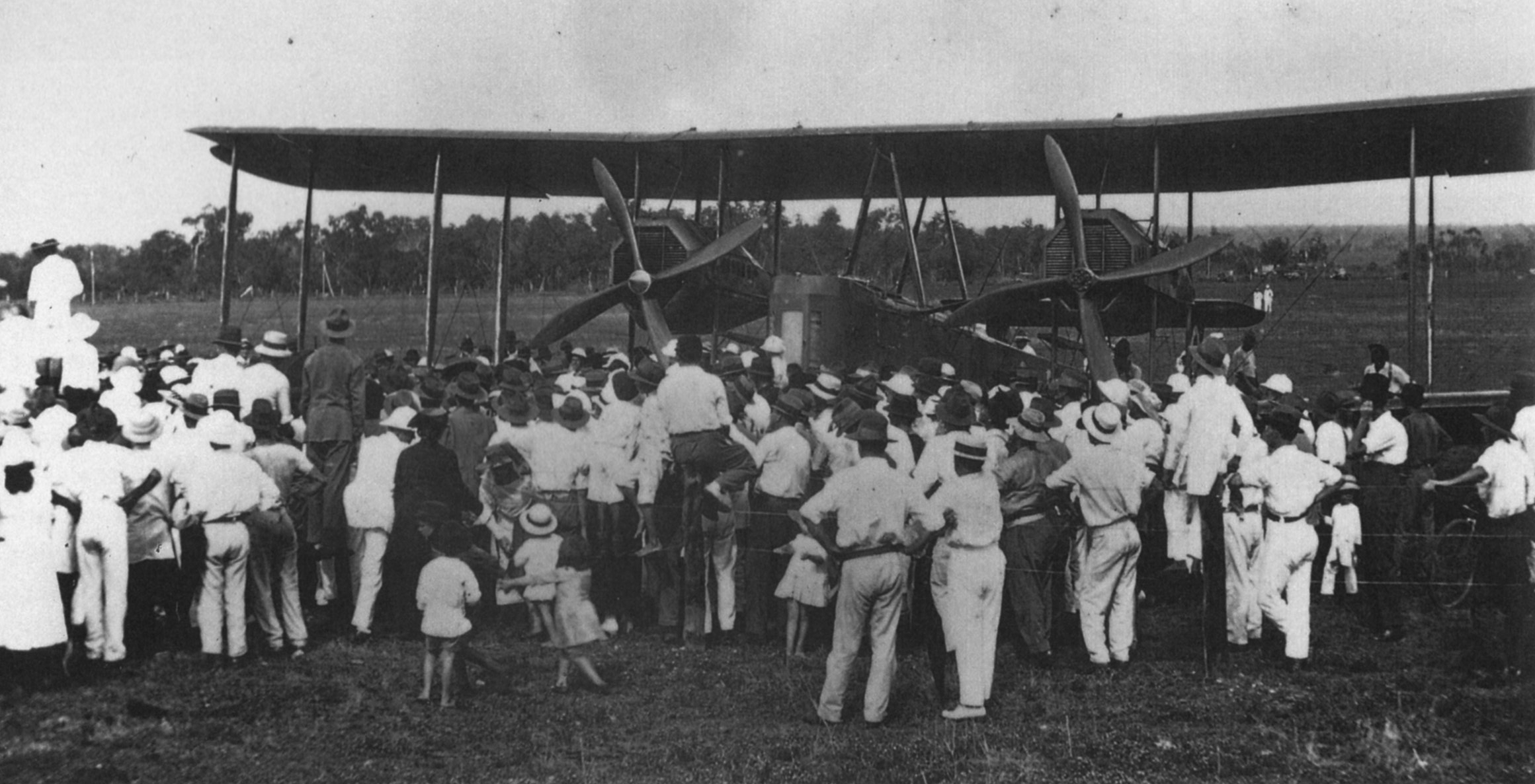 Historic Vickers Vimy Exhibit Reopened in Adelaide 12 04Vimy arrival darwin
