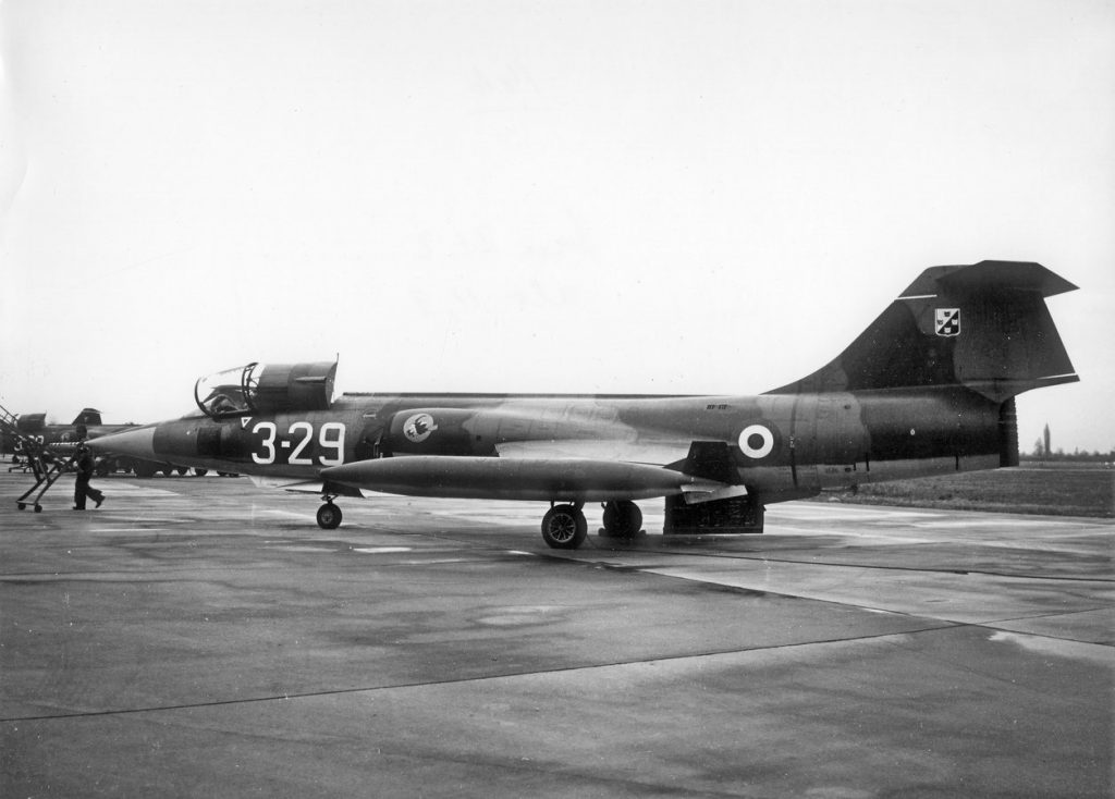 Supersonic Glider - Piloting the F-104 Starfighter In An Emergency! 12 050