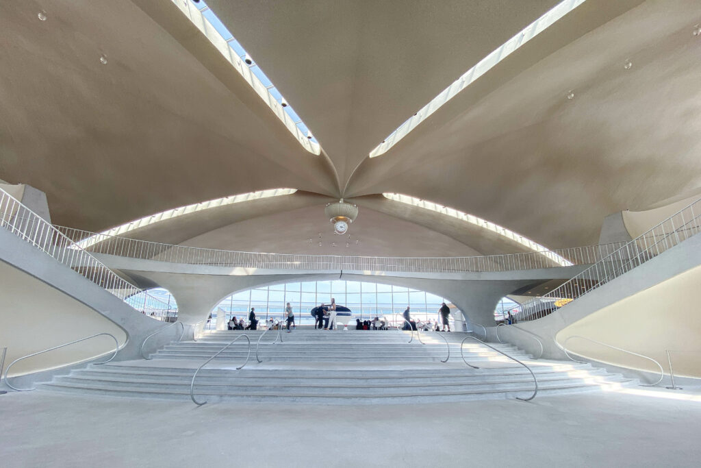 Connie Cocktail Lounge at The TWA Hotel 10 1 IMG 6845 edit1