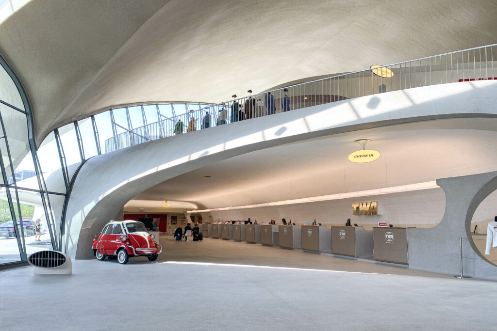 Connie Cocktail Lounge at The TWA Hotel 12 1 IMG 6847 edit1