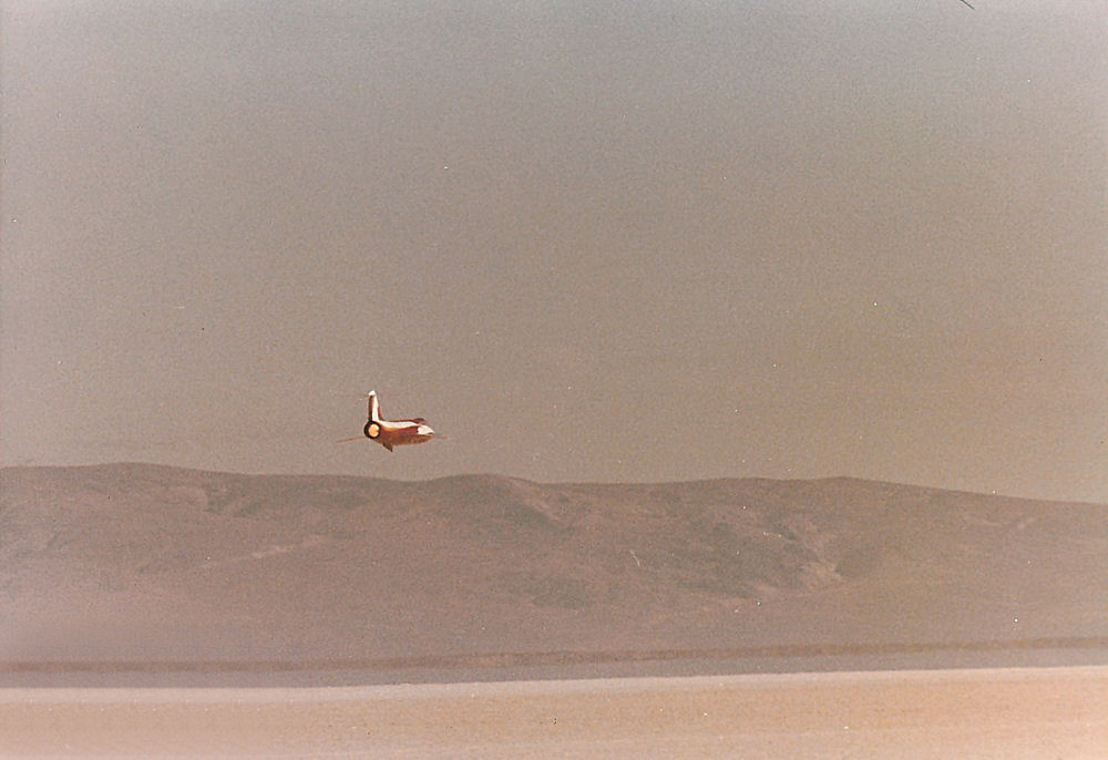 The Fastest Warbird: Darryl Greenamyer and the RB-104 "Red Baron" 26 1 Paul J Burke 7 1