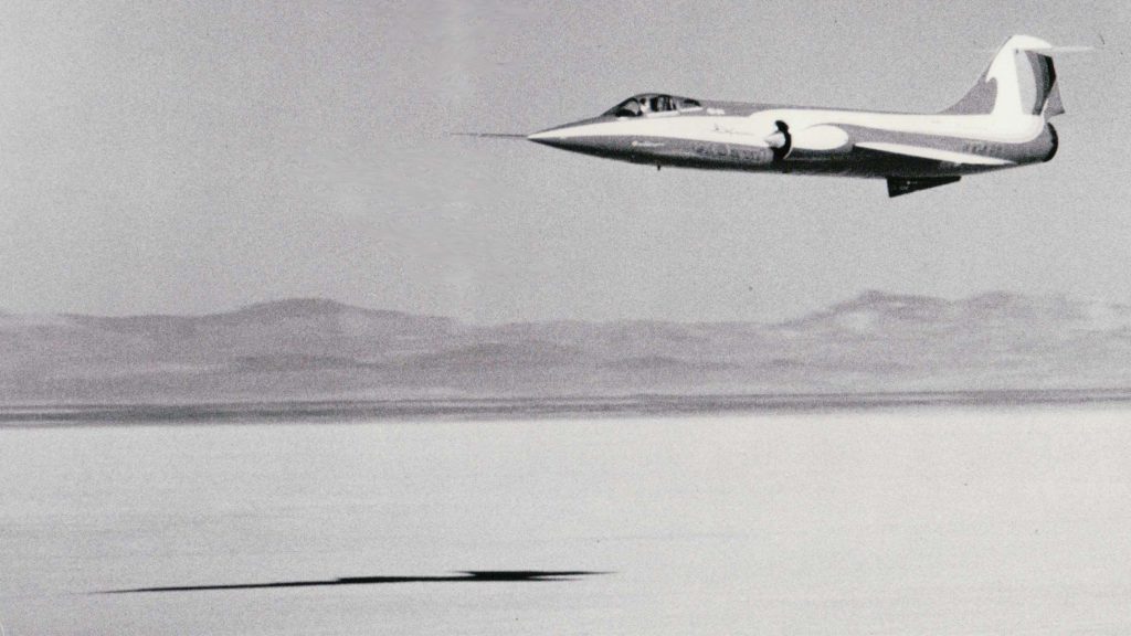 The Fastest Warbird: Darryl Greenamyer and the RB-104 "Red Baron" 23 1 Red Baron at 1000 m.p.h. Bruce Treadway