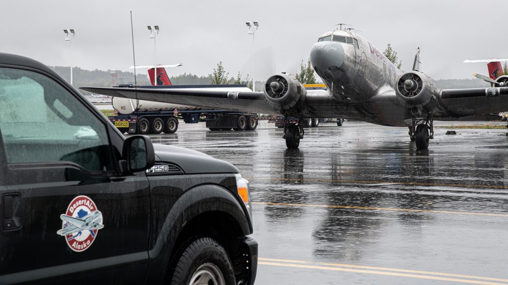 The Douglas DC-3 Cargo Workhorses Of DesertAir Alaska 17 1 SSC 1983 2 2