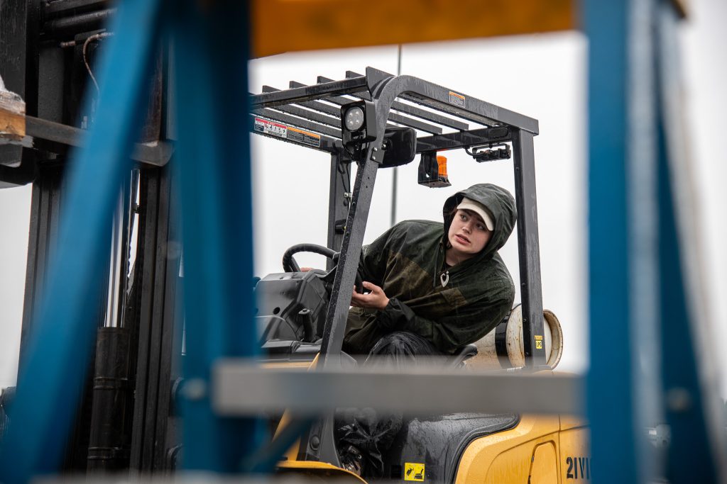 The Douglas DC-3 Cargo Workhorses Of DesertAir Alaska 18 1 SSC 2048 2 2