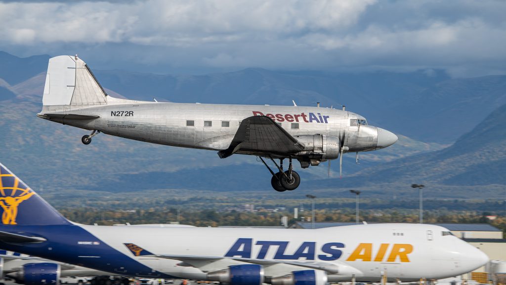 The Douglas DC-3 Cargo Workhorses Of DesertAir Alaska 14 1 SSC 4071