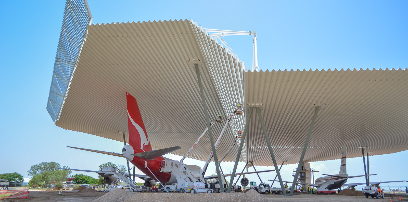 Qantas Founders Museum - Major New Airpark Developments 10 10 QFM Airpark Roof East Pano