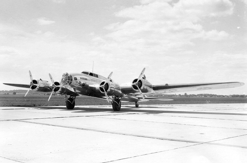 The Boeing B-17 Flying Fortress: Queen of the Skies 11 1093px Boeing XB 17 Model 299