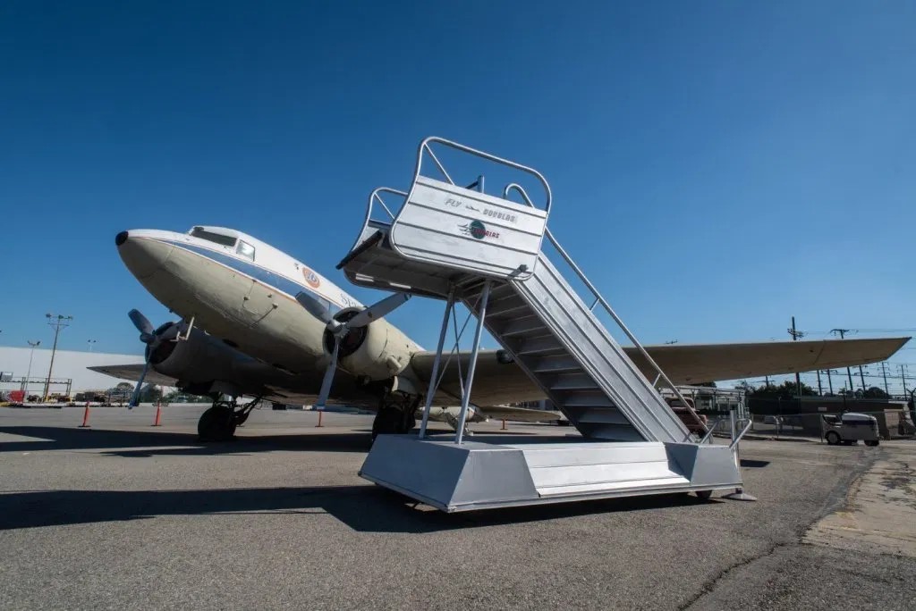 Douglas DC-3 Returns to Exposition Park 16 109736028 3261545843891326 5655440746374245568 n