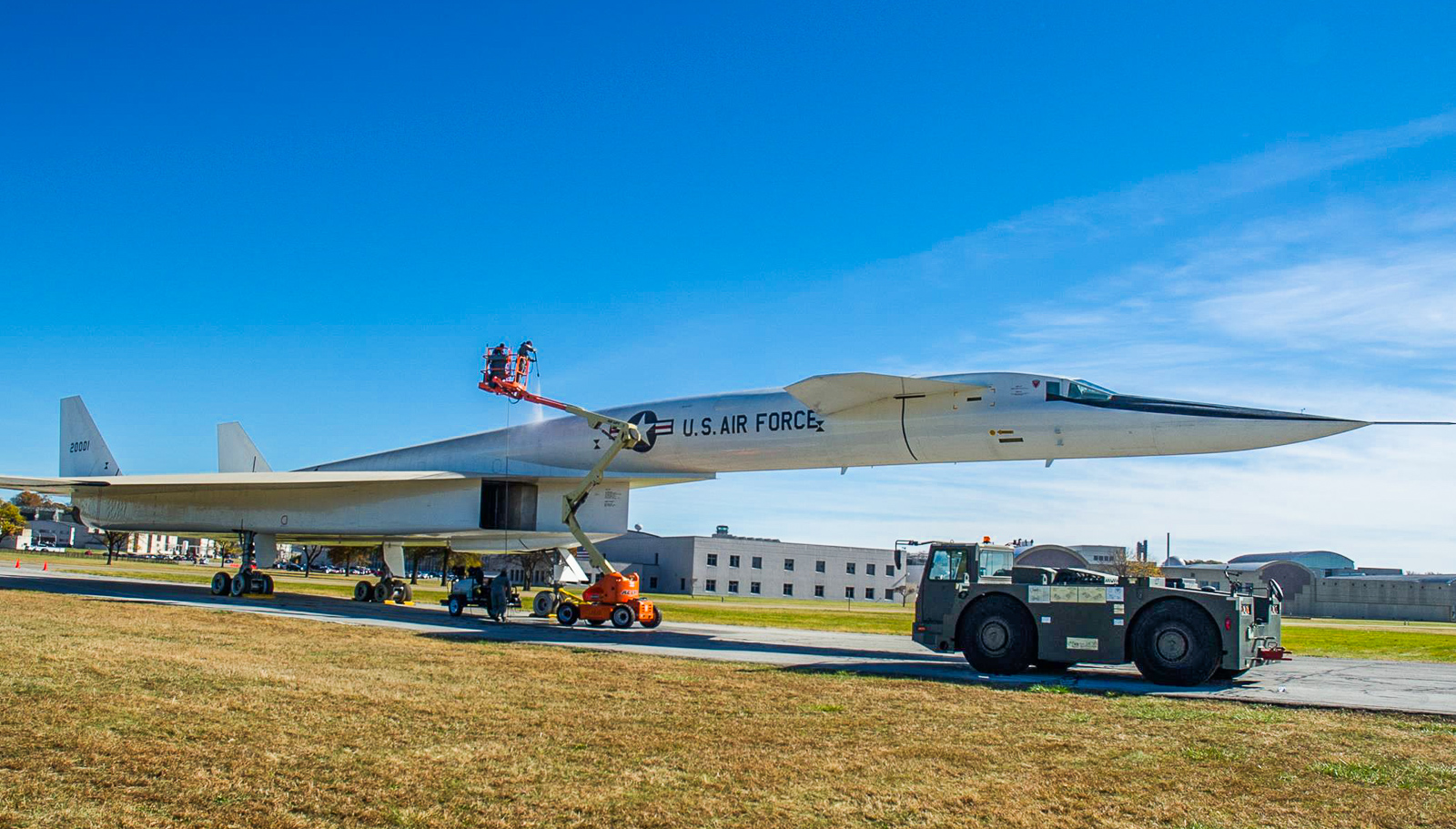 XB-70 Valkyrie On the Move in Dayton 14 Valkyrie en plein air. (NMUSAF photo by Ken LaRock)