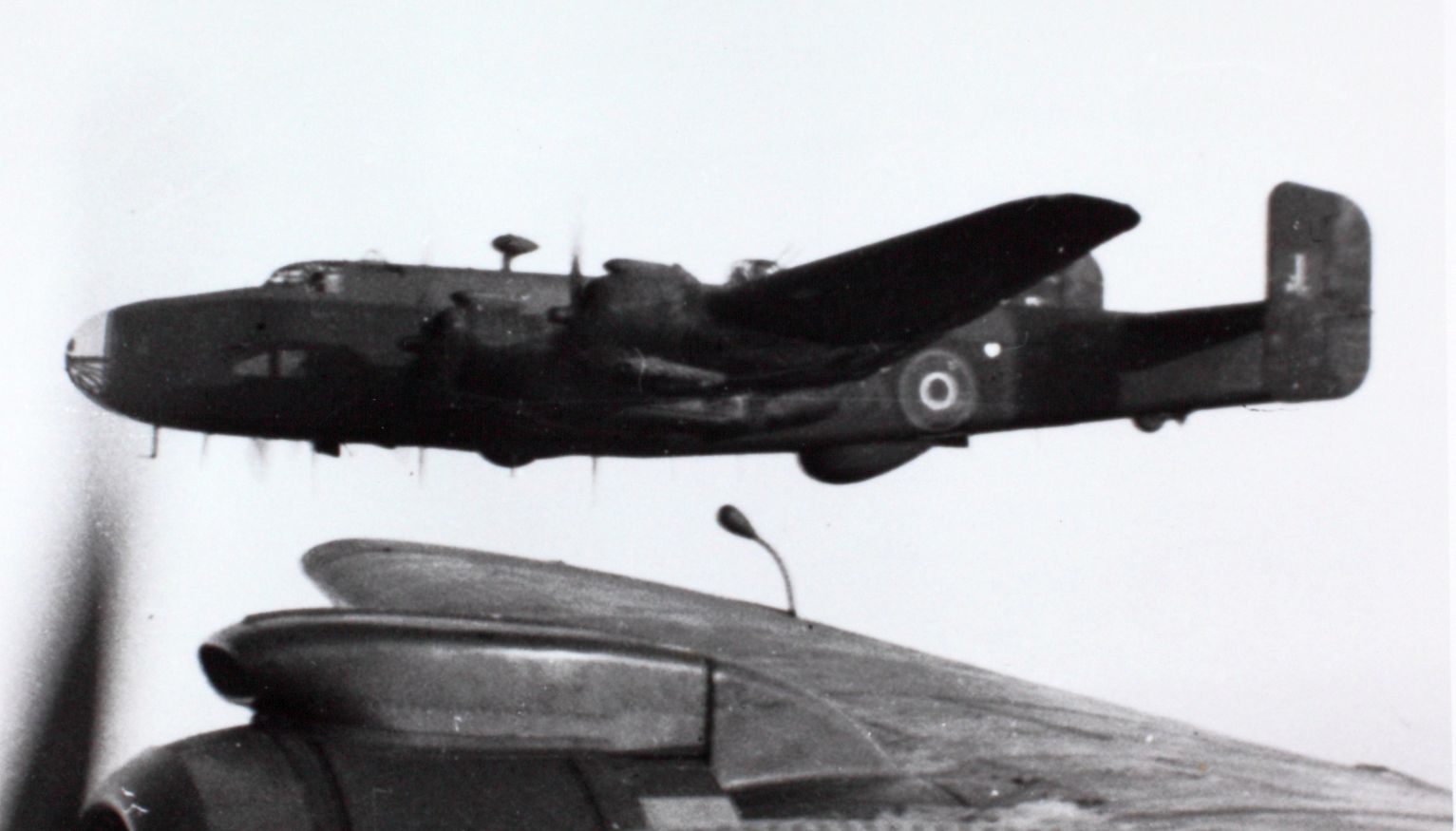 Halifax 57 Rescue Sets Out to Rebuild a Handley Page Halifax 12 15833937961 40dfc6f5c7 o