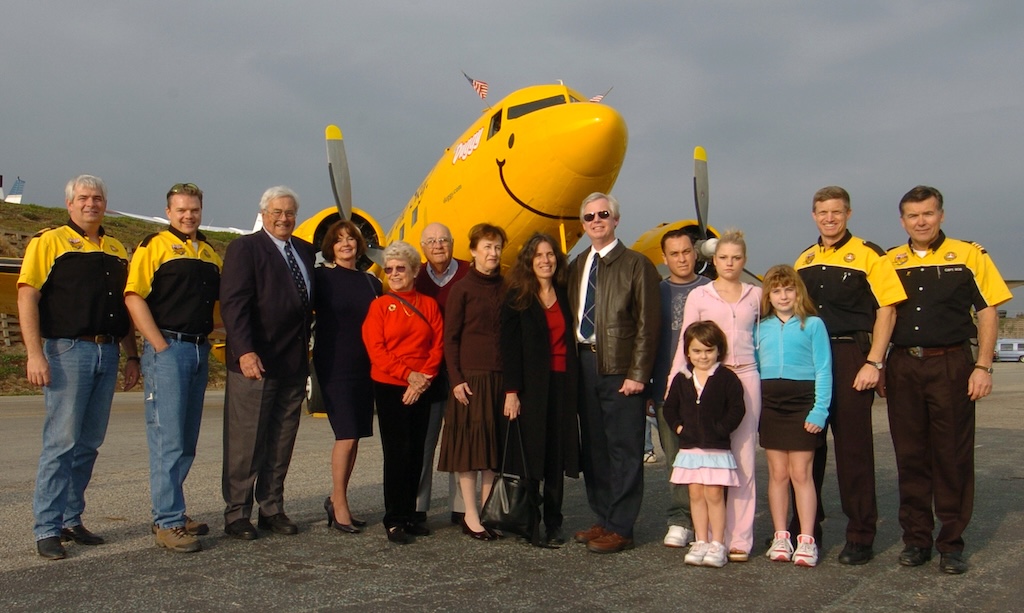 Wings of Wonder: Duggy The DC-3 and The Year That Inspired a Generation 73 16 2005 DuggyCrew DouglasFam byMikeUllery