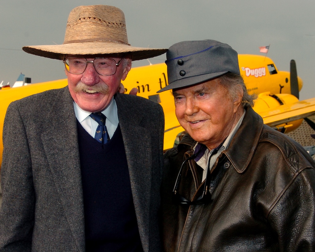 Wings of Wonder: Duggy The DC-3 and The Year That Inspired a Generation 74 16 2005 Duggy SMO HooverCliff byMikeUllery