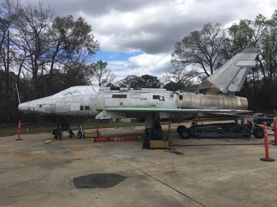 Museum of Aviation F-100 Super Sabre Goes on Display 16 On location at the outdoor paint booth. (photo by Aaron Robinson)