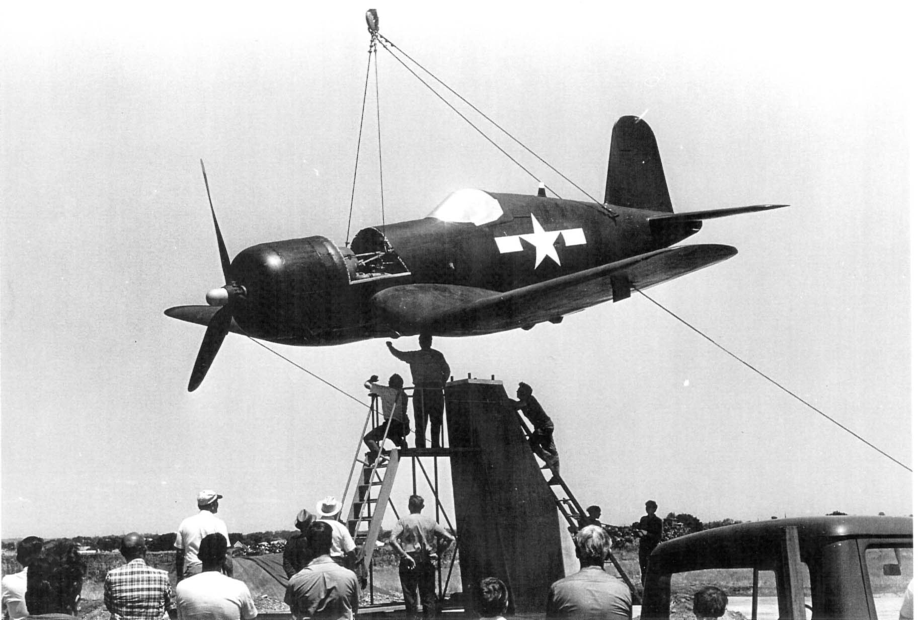 Rebirth of FG-1D Corsair 92460 11 1 CorsairLift1971.CASC