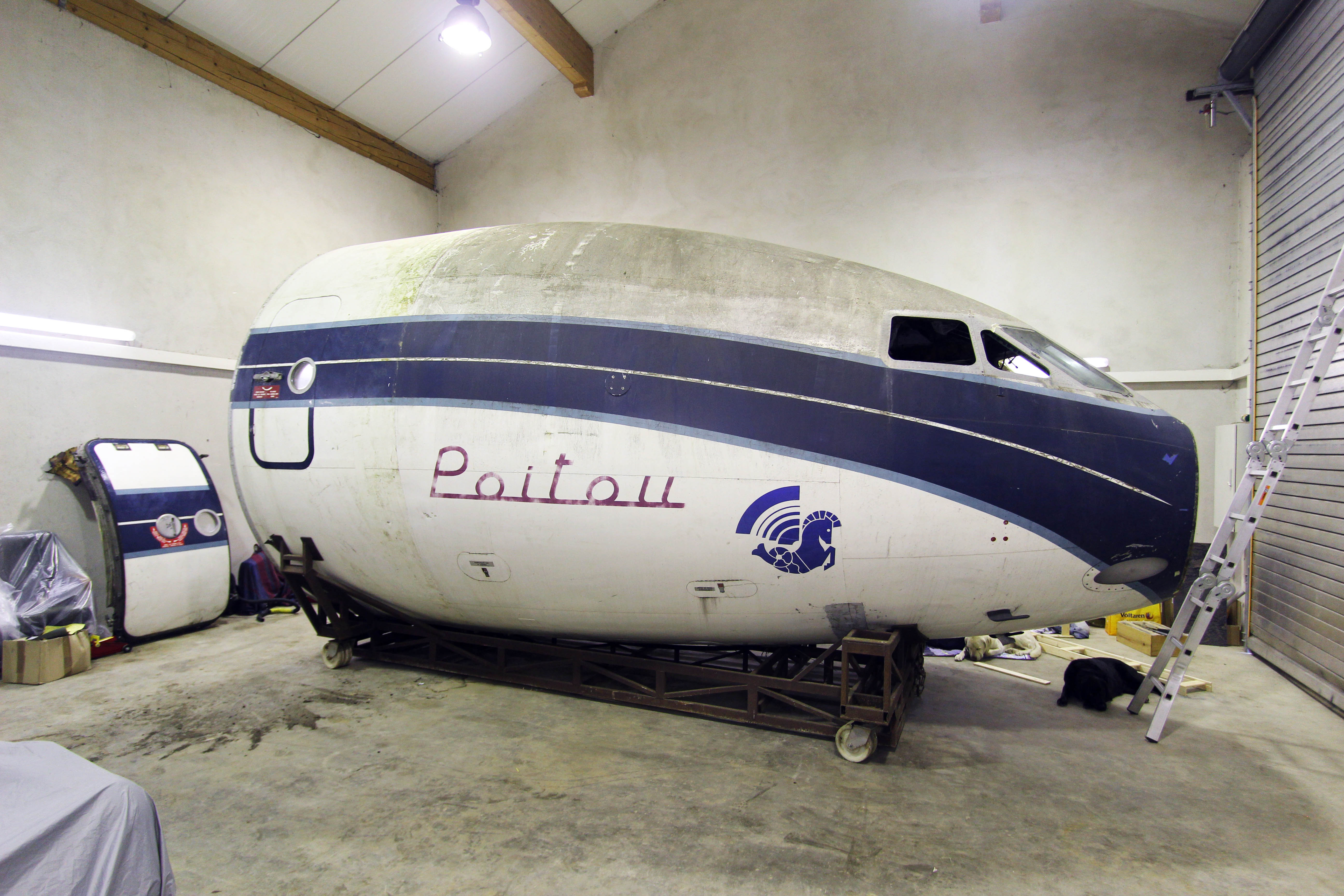 Sud Aviation Caravelle Cockpit Simulator 20 The cockpit prior to stripping and painting. (photo via Nils Andersson)