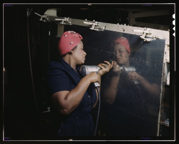 WWII Heritage Days to Honor the Women of The Greatest Generation 12 One of the many thousand "Rosie the Riveters" at work in a WWII aircraft factory.