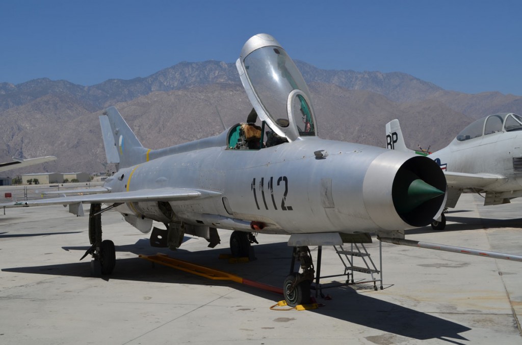 MiG to go on Display at the Palm Springs Air Museum 10 Mikoyan-Gurevich MiG-2lF 1112 at its new home in the California desert.