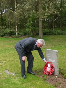 RAF Museum Pays Respects at the Gravesite of Dornier 17 Bombardier 11 Alex Medhurst, General Manager of RAFM Cosford, paying his respects yesterday to Cpl Heinz Huhn the Bombardier of the Dornier 17 (Image Credit: Trustees of the Royal Air Force Museum)