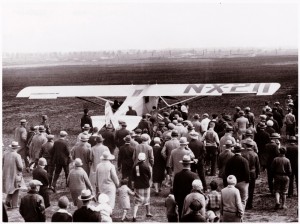Long Island, New York's Cradle of Aviation Museum Celebrates the Rich Heritage of the Region 13 Nearly a thousand people assembled at Roosevelt Field to see Charles Lindbergh off on his historic transatlantic solo flight. (Image Credit: Smithsonian Institution)