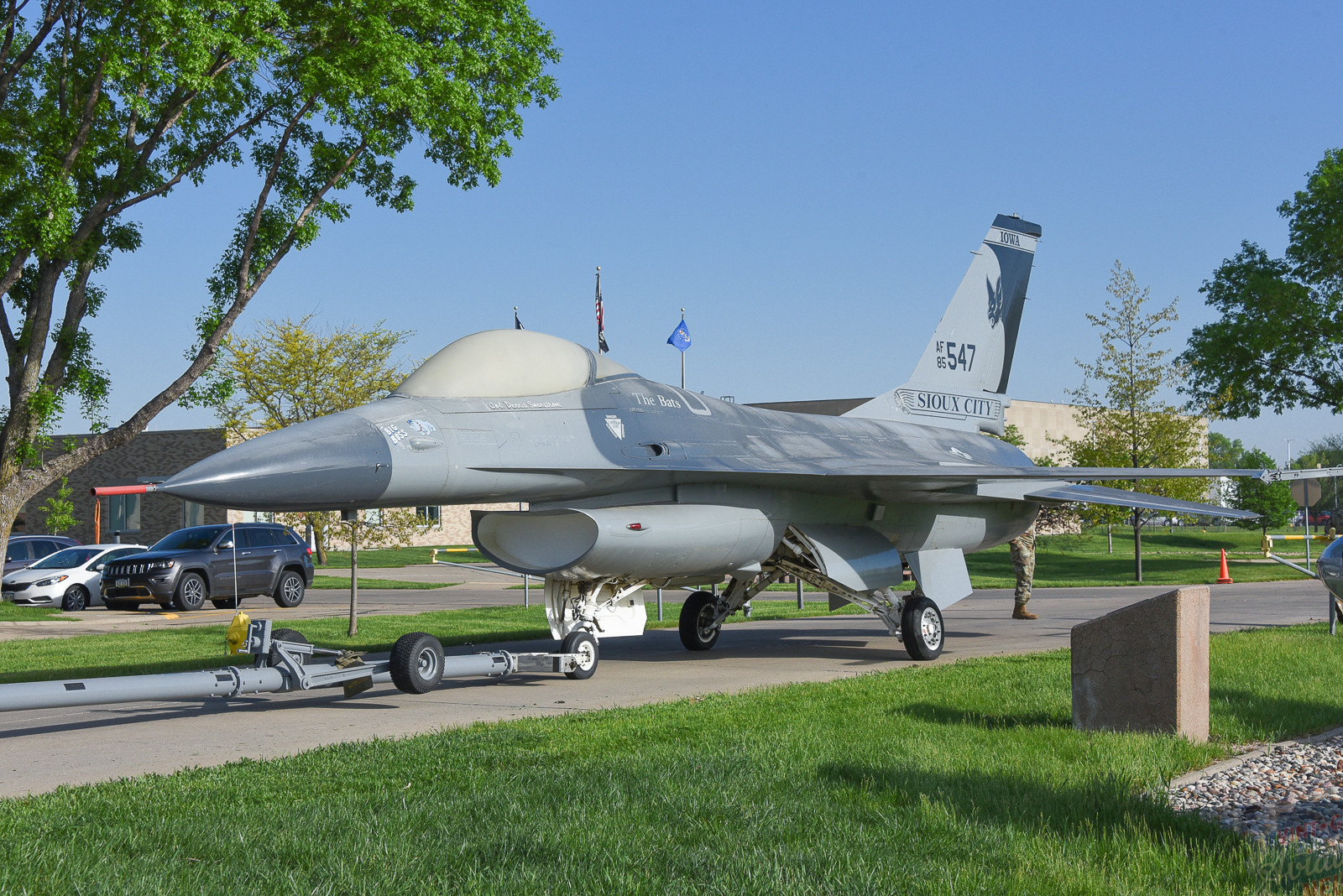Gold-Painted F-16 Fighting Falcon Now on Display in Sioux City, Iowa 12 220518 Z KZ880 032