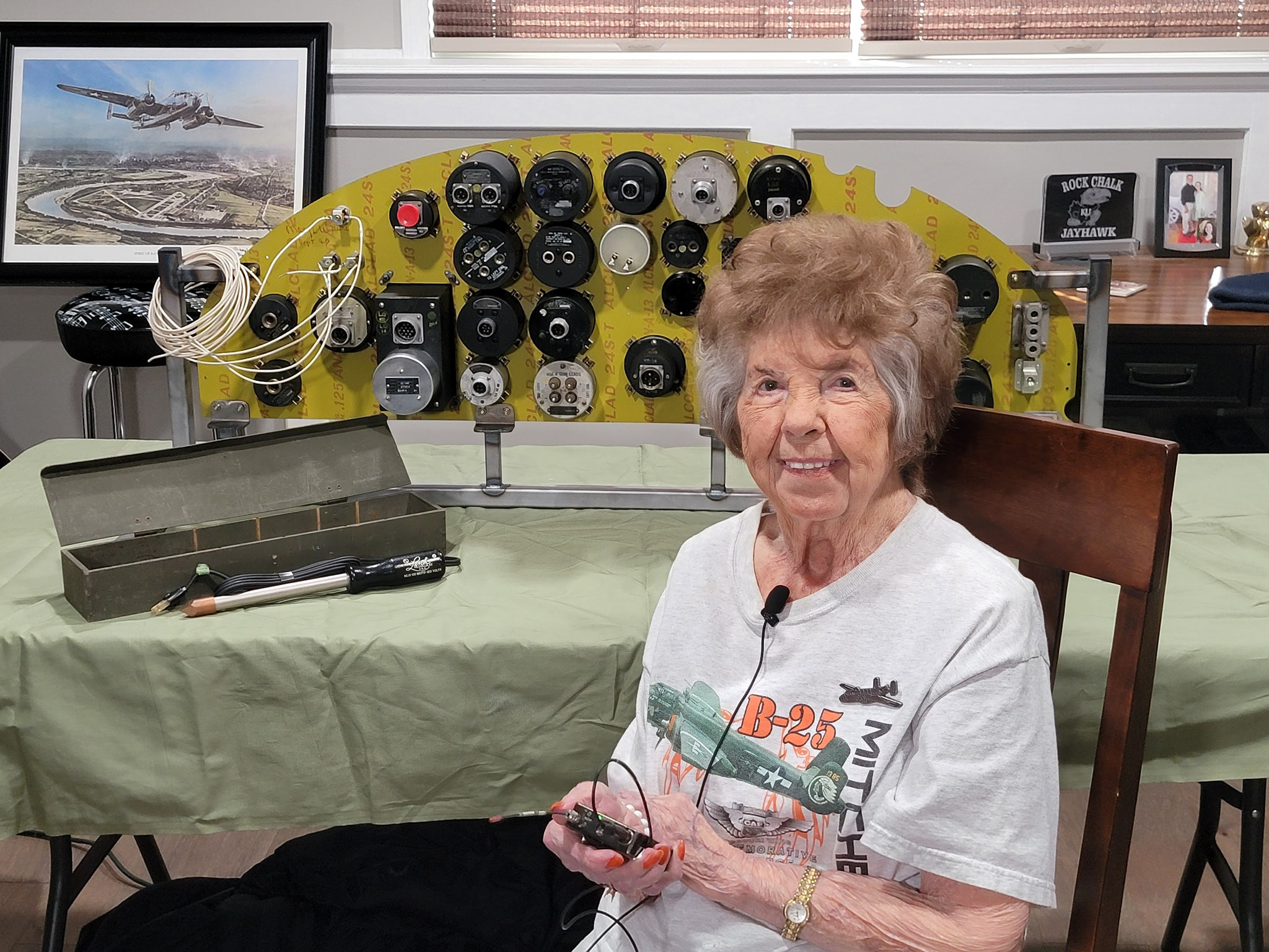 Sandbar Mitchell Gets a Helping Hand From a WWII 'Rosie' 15 275287284 4922510201165336 6965869374978717868 n