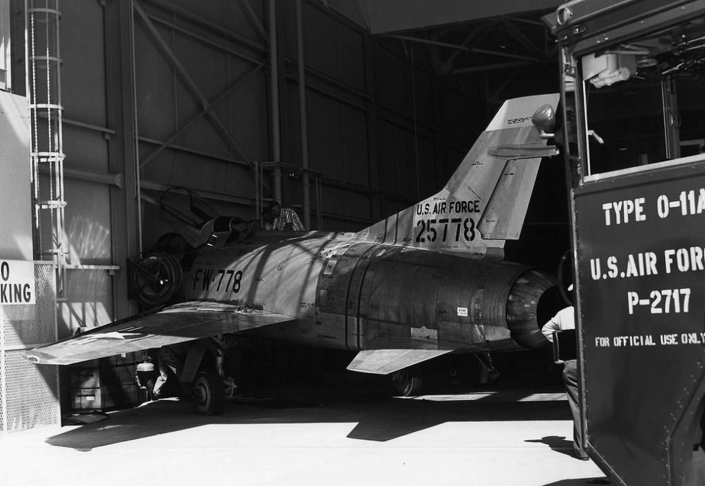 Flight Test Files: F-100 Super Sabre-Lessons from the Mach 1 Frontier 13 306087main E 1366 full