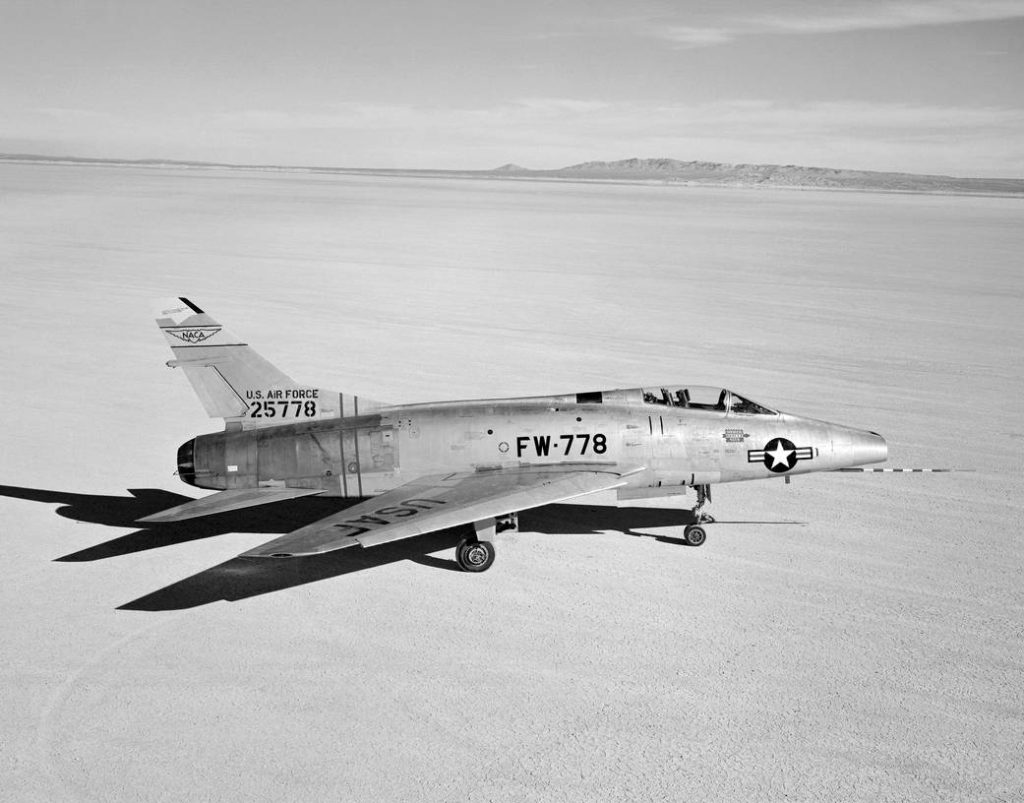 Flight Test Files: F-100 Super Sabre-Lessons from the Mach 1 Frontier 12 306150main E55 02094 full