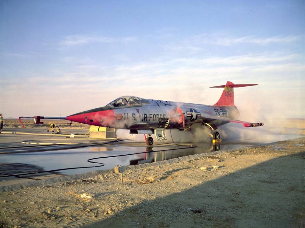 Flight Test Files: Lockheed F-104 Starfighter - Mastering the Aerodynamics of the Razor-Thin Wing 12 306619main ET 95 full