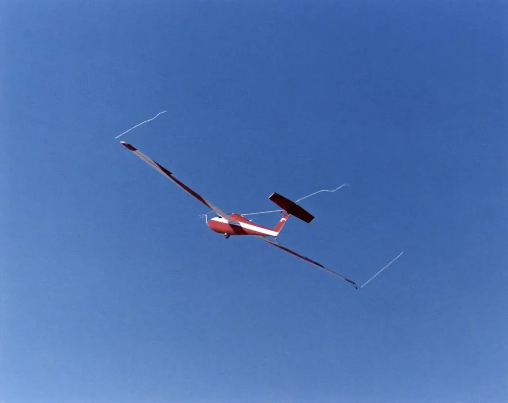 Flight Test Files: Schweizer SGS 1-36 Sailplane - Evaluating the Leap to T-Tail Aerodynamics 10 335027main ECN 26845 full