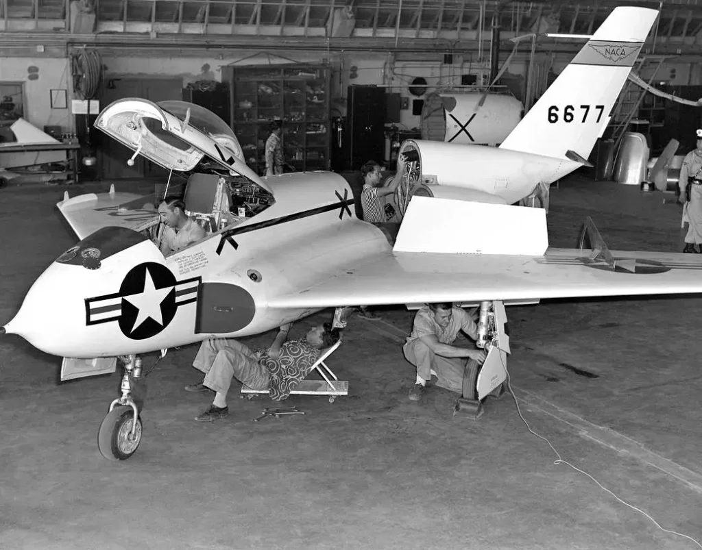 Flight Test Files: Northrop X-4 Bantam-Navigating the Limits of the Tailless Wing 11 341463main E 1000A full
