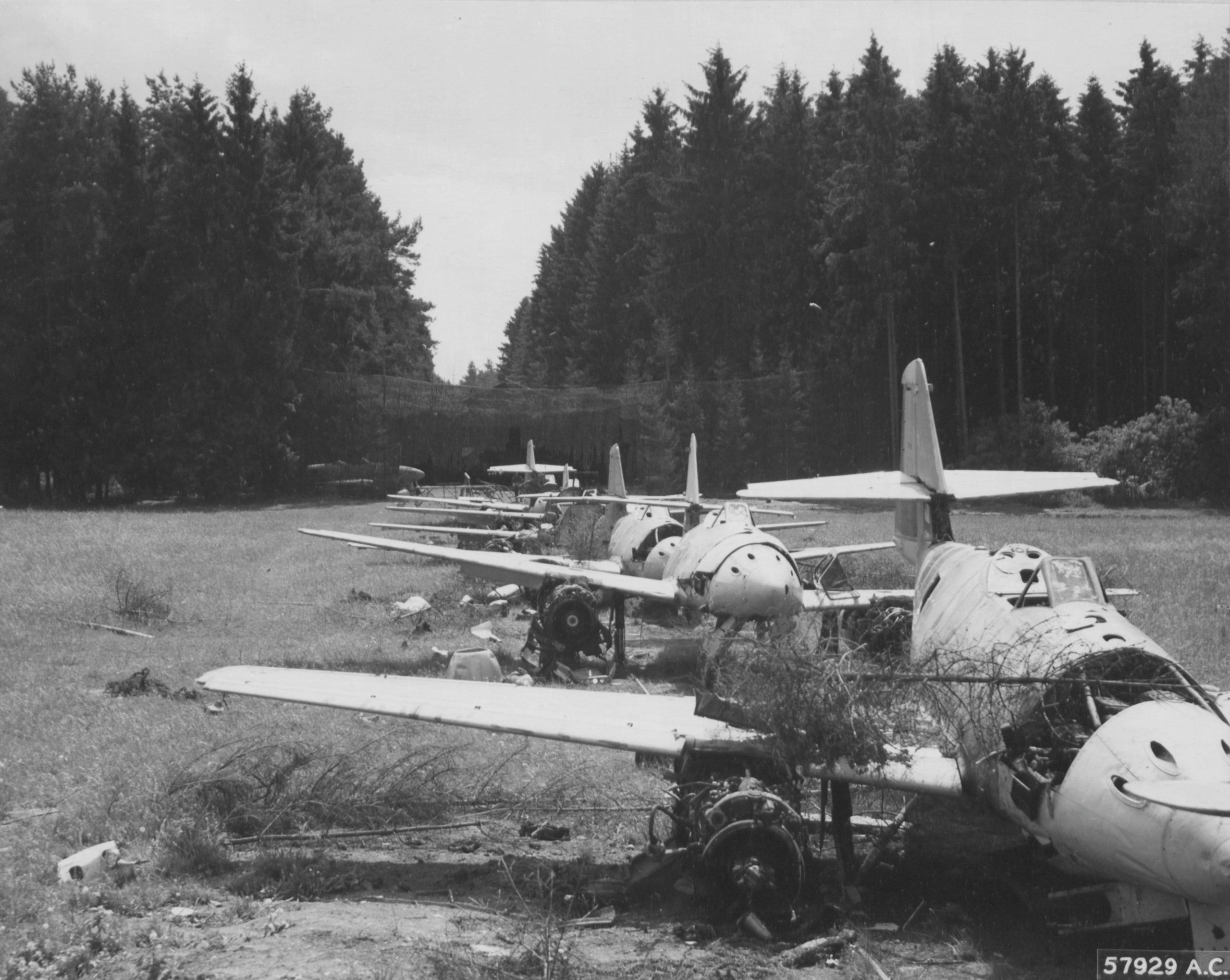 Adam's Profile Reports: Messerschmitt Me 262A-1a/U3 500453 (FE-4012) 11 342 FH 001346 scaled