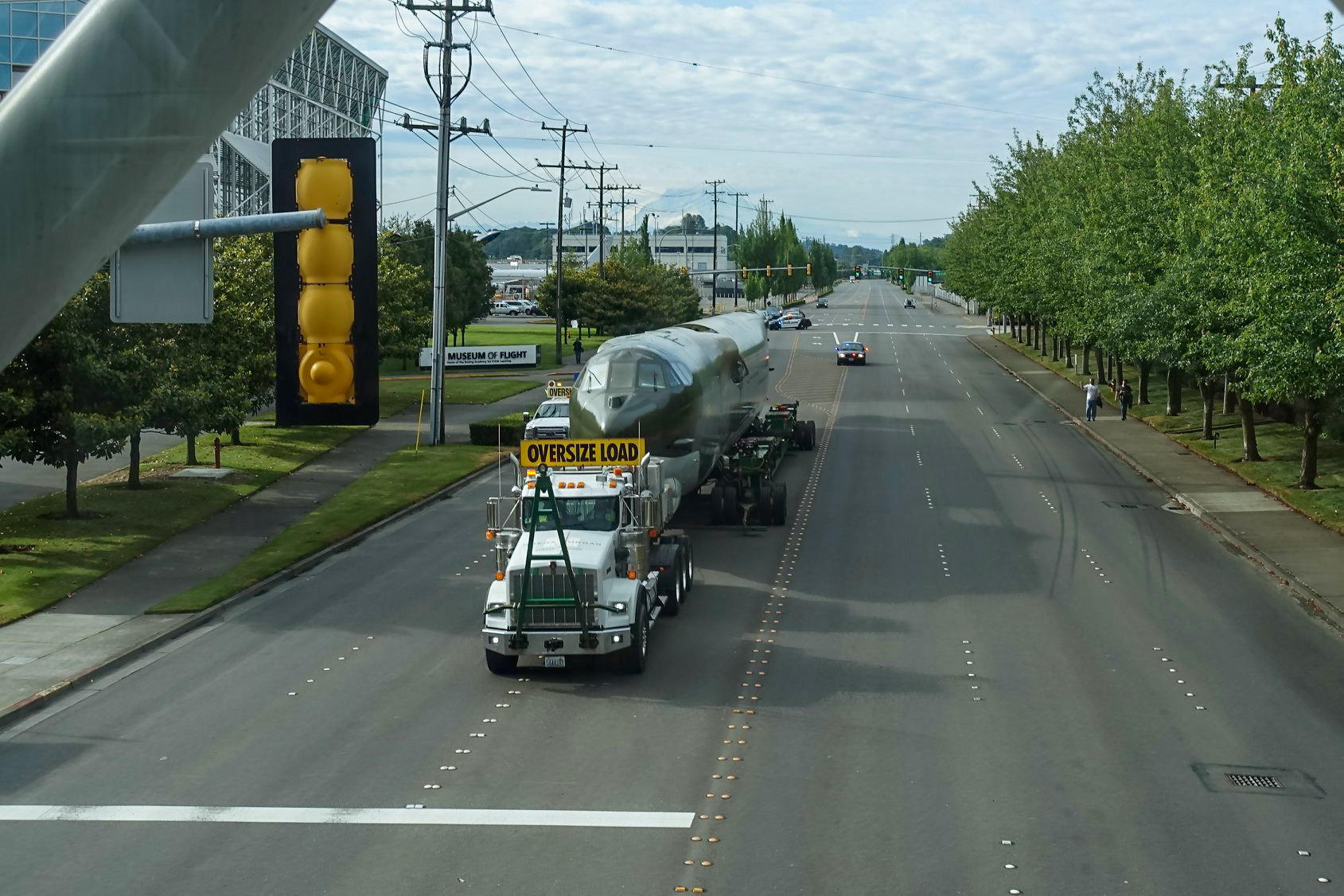 Boeing B-52G Fuselage Arrives at Museum of Flight 14 34258955 10155823995062224 8382954040627036160 o