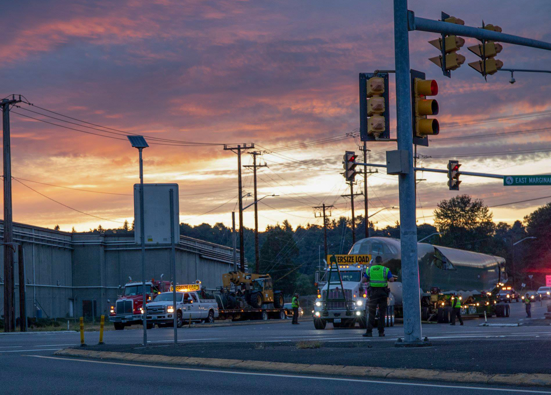 Boeing B-52G Fuselage Arrives at Museum of Flight 10 34321897 10155824069547224 4822995162395312128 o