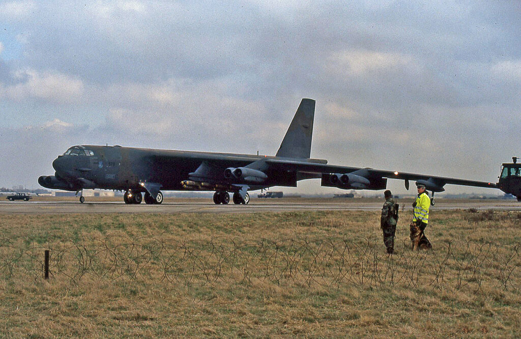 Tillamook Air Museum's B-52 Cockpit Restoration 11 59 2579 Gulf War Fairford England Peter Fothergill Photo 2