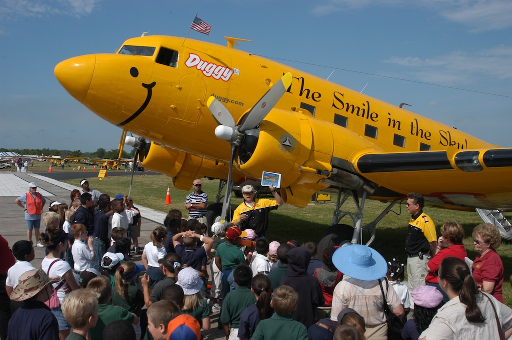 Wings of Wonder: Duggy The DC-3 and The Year That Inspired a Generation 34 7f Duggy SunNFun byRonKaplan