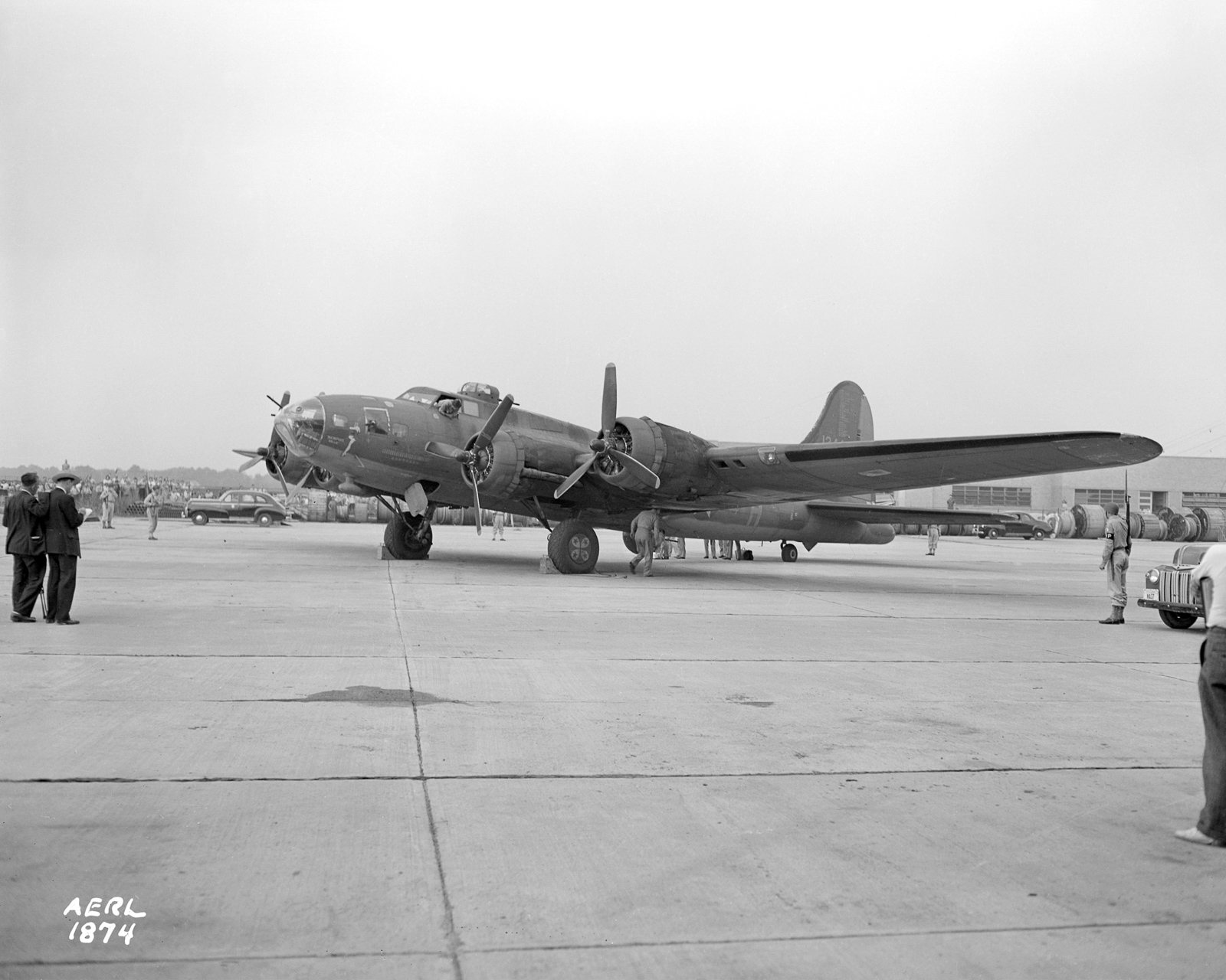 Memphis Belle - A Wartime Photo Essay from N.A.C.A Lewis Field 11 853234