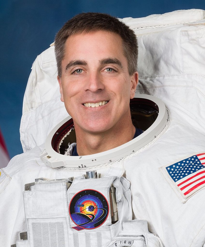 An Evening with Spacewalking Astronaut Chris Cassidy 12 895px Chris Cassidy Official NASA Astronaut Portrait in EMU cropped