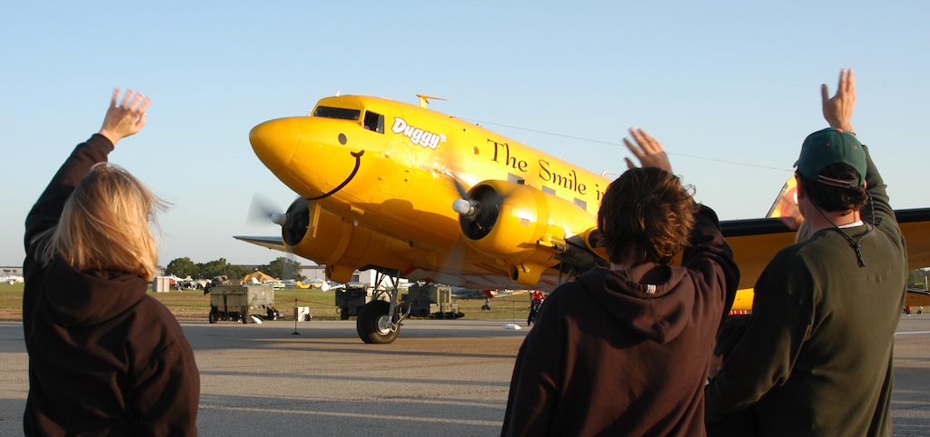 Wings of Wonder: Duggy The DC-3 and The Year That Inspired a Generation 45 8i Duggy SNF ByRonKaplan