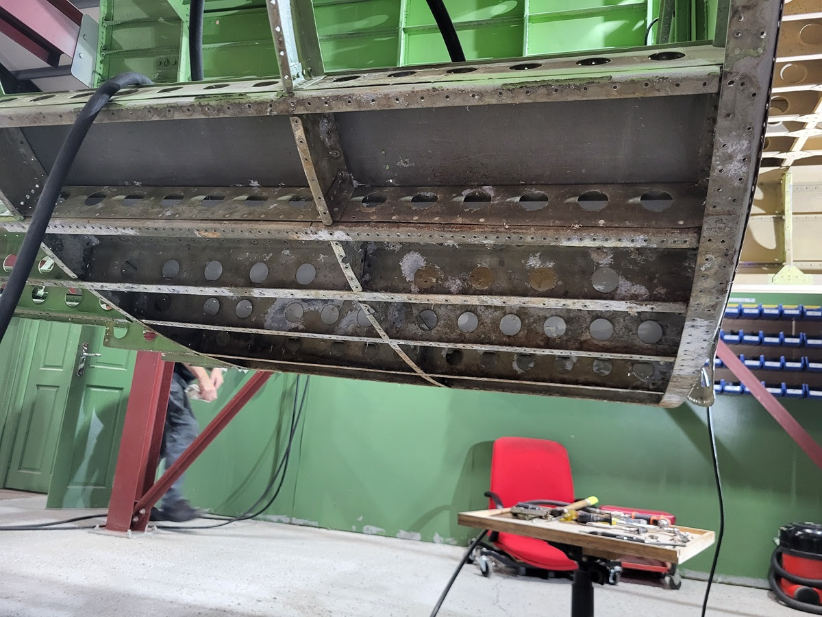Avro Lancaster B.VII NX611 ‘Just Jane’ – Restoration Update 248 13 A further skin removed just prior to the bomb bay
