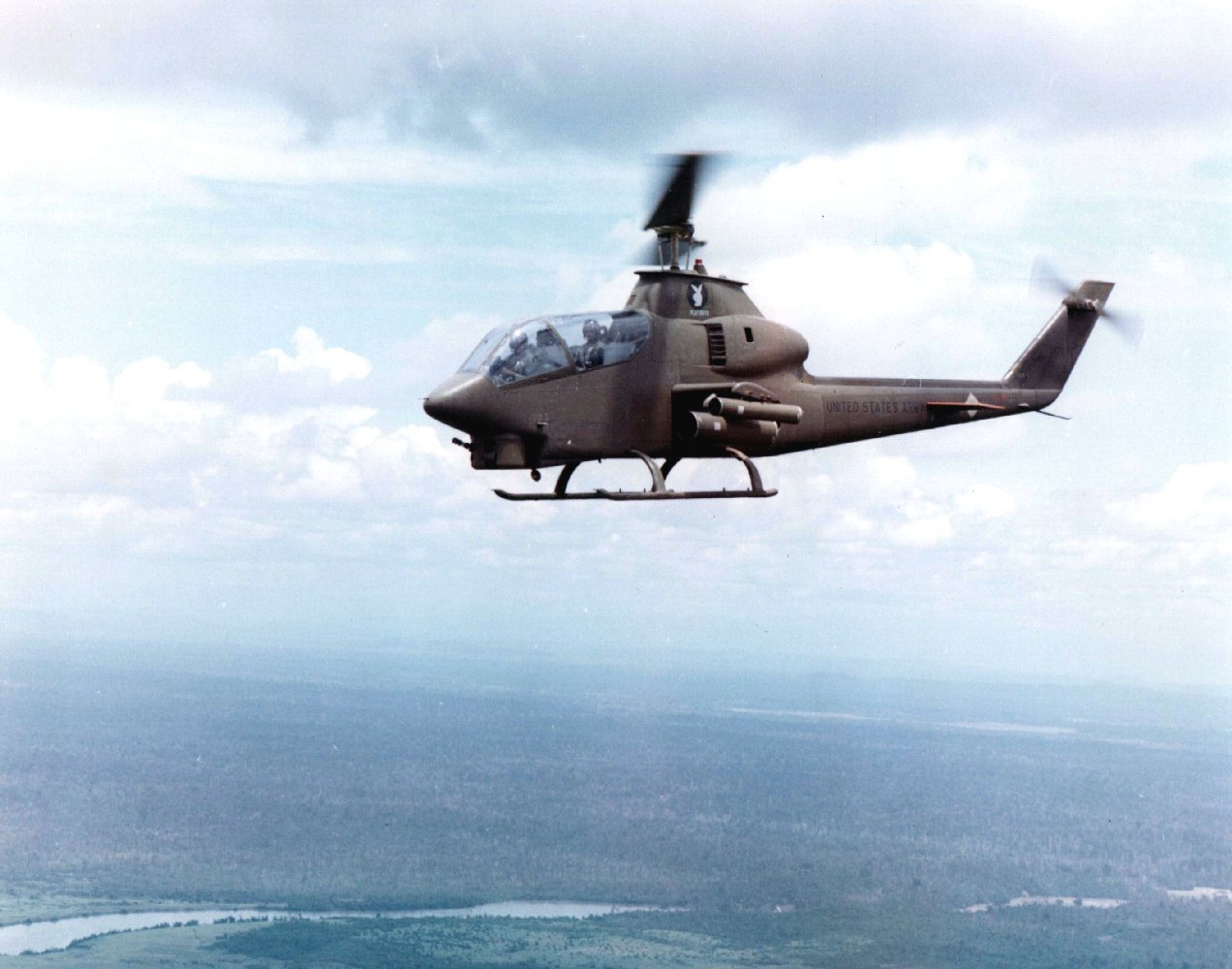 A VETERAN’S STORY: Avoiding Cobras and Flying Cobras 13 AH 1G Cobra Vietnam
