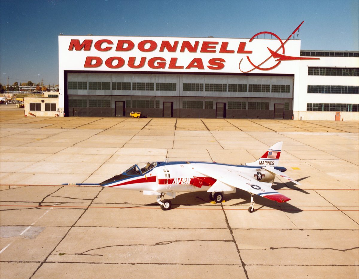 Today In Aviation History: First Flight of the McDonnell Douglas AV-8B Harrier II 11 AV 8B Harrier II Prototype