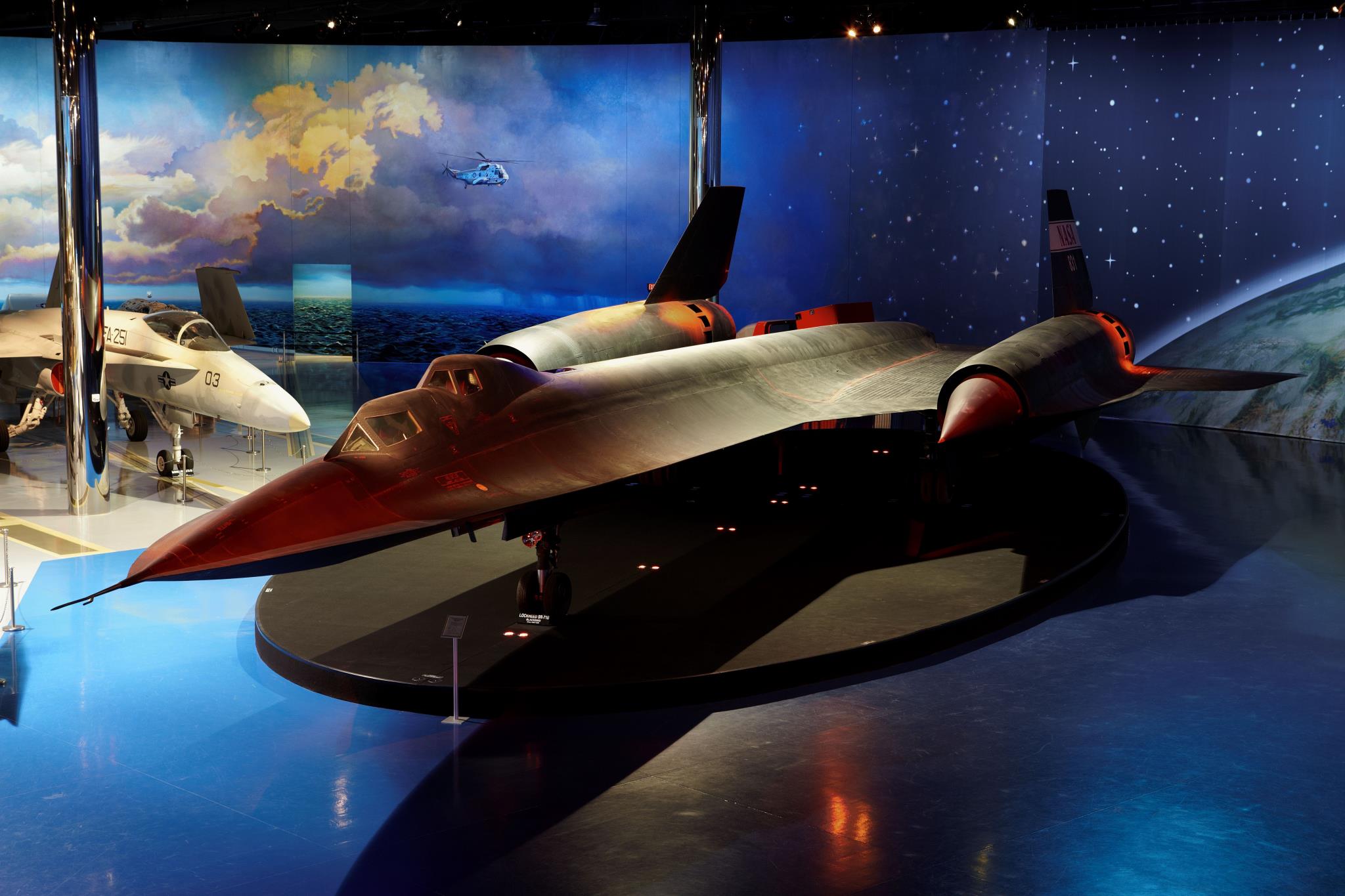 Air Zoo Offers Free Admission for SNAP and WIC Families This Holiday Season 12 Air Zoo Aerospace Science Center 4