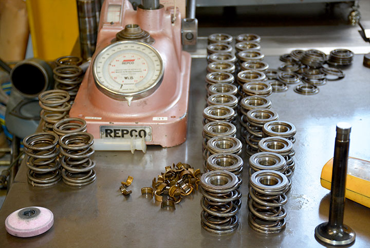 Overhauling A Kittyhawk Downunder 18 Allison V 1710 115 V12 engine from Curtiss P40E VH KTY valves and springs undergoing tests before reuse