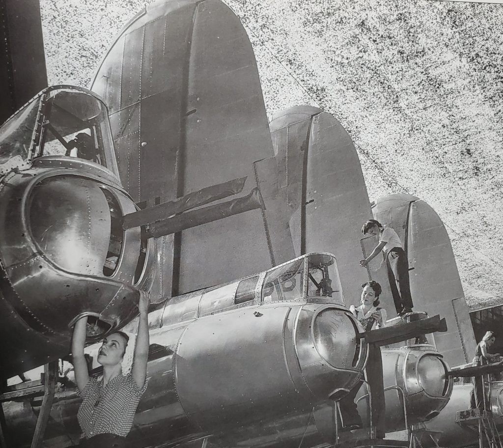 Setting the Record Straight: B-17 Modification Centers 13 B 17 Production at Douglas Long Beach by Rosie the Riveters