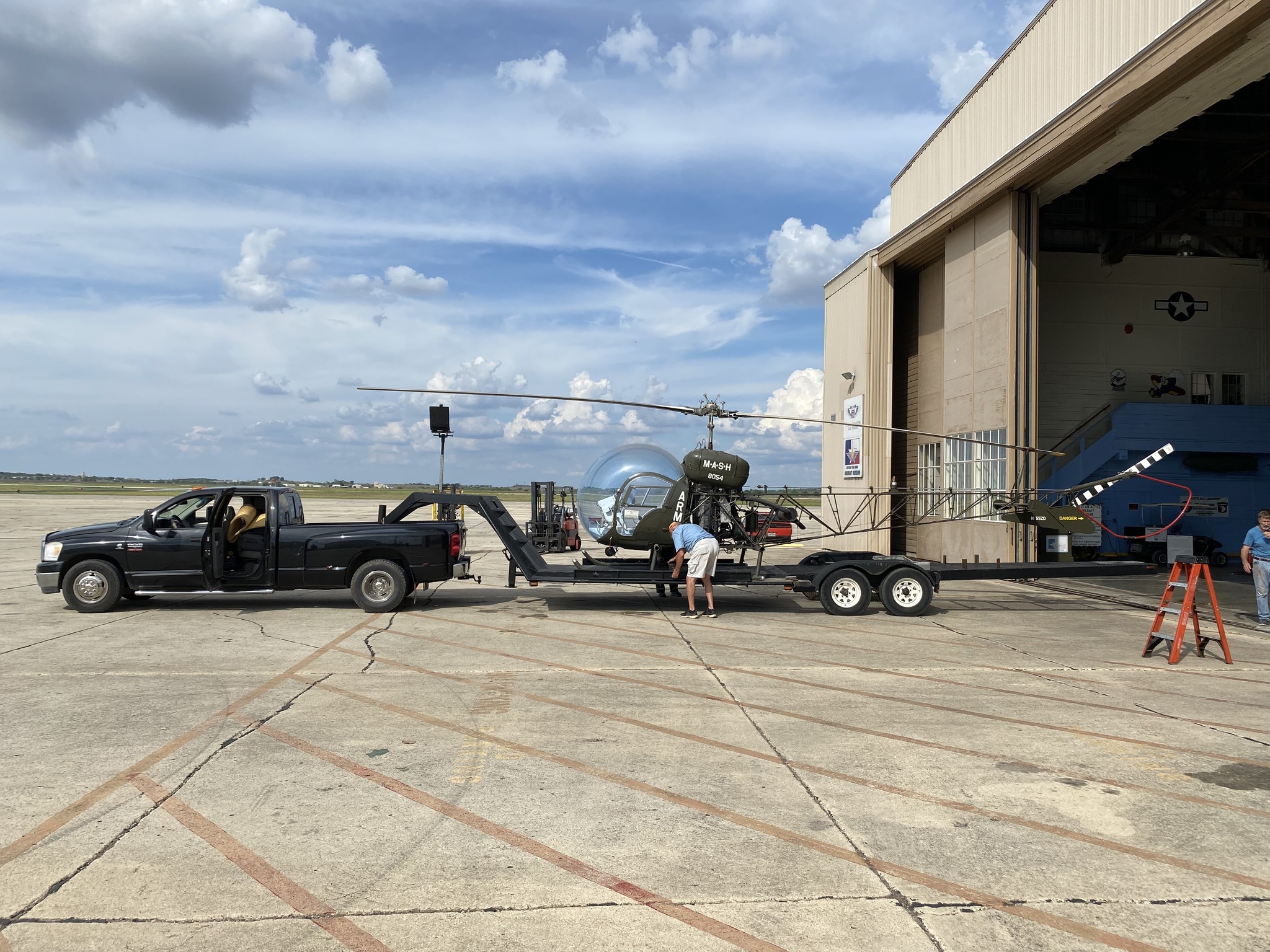Bell 47 Joins CAF Bayou State Escadrille 10 CAF Bell 47G4A helicopter 2
