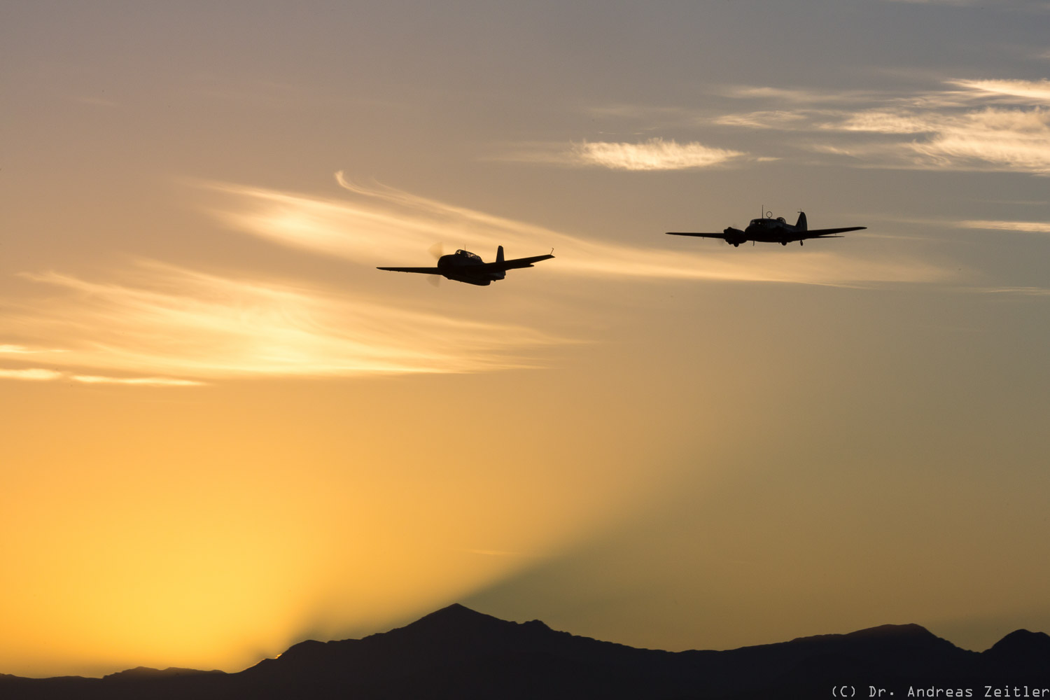 Outstanding Omaka! 16 The Avenger and Anson silhouetted by the setting sun in a glorious New Zealand skyline. (photo by Anders Zeitler)