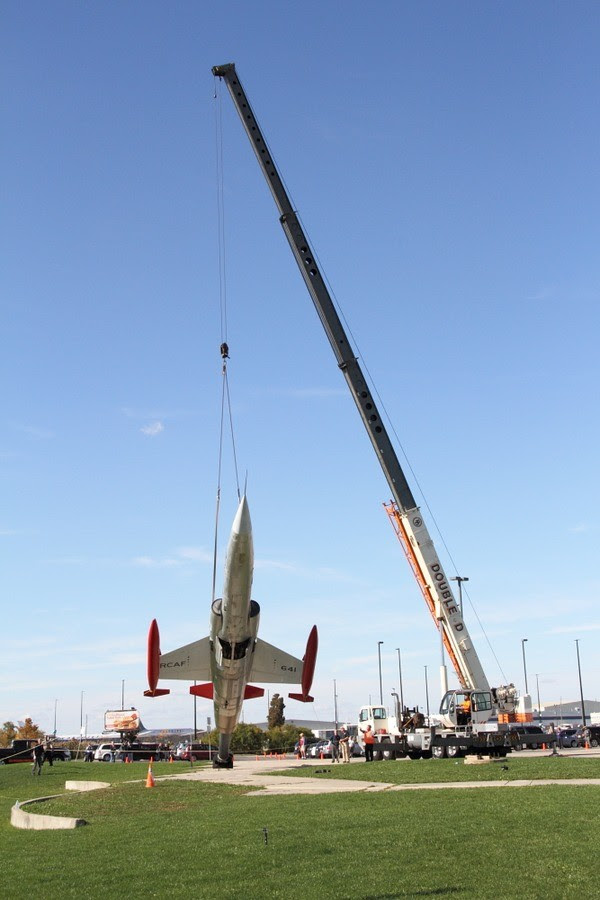 CF-104 Starfighter Refurbishment 12 canadian-warplane-heritage-museum-cf-104-crane