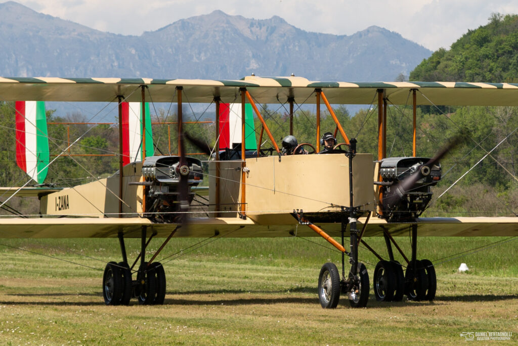 Replica Caproni Ca.3 Bomber Flies! 10 Caproni Ca.3 Johnatan Collection 10